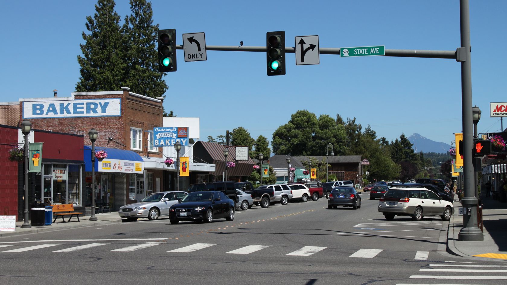 Looking east on 3rd Street in downtown Marysville from State Avenue